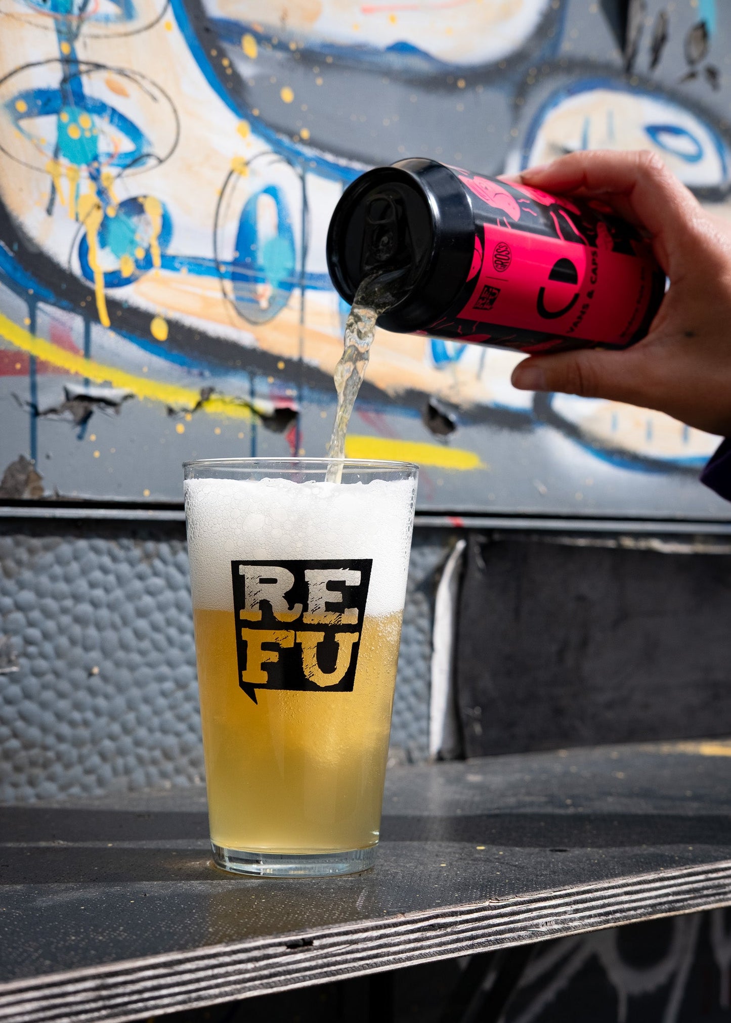 Vans & Caps | MODERN PALE ALE Collab GROSS Brewing | PACK CERVEZA 44cl - REFU FÁBRICA ALTERNATIVA