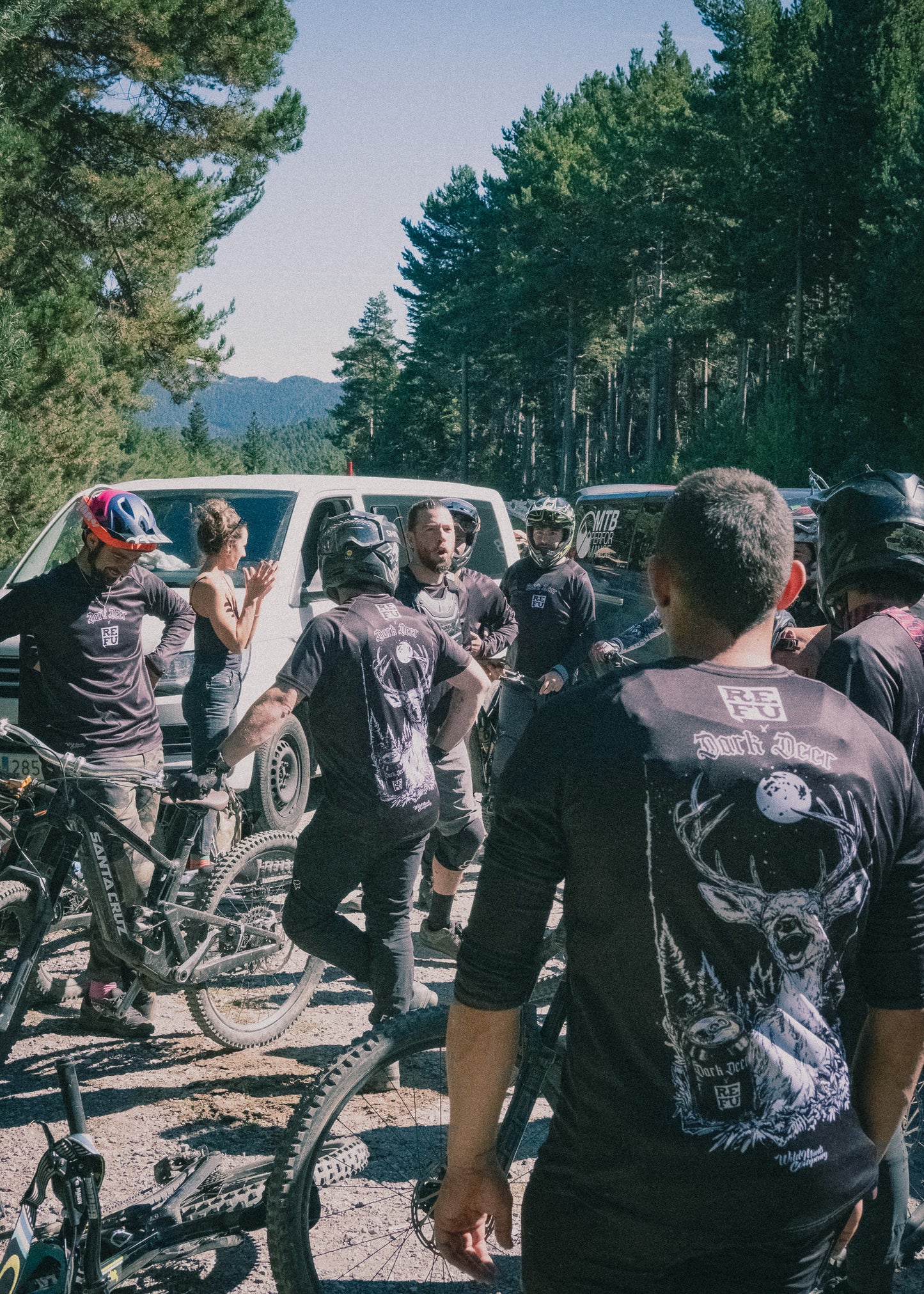 CAMISETA TÉCNICA Collab DARK DEER