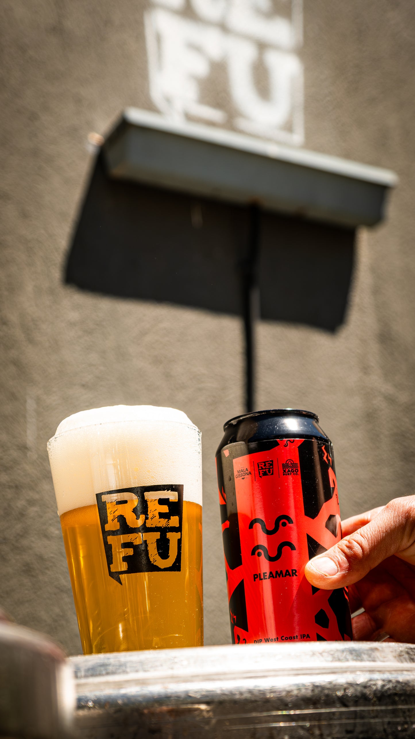 PLEAMAR | DIP WEST COAST IPA | with Mala Gissona & Xagó Surf Co - PACK CERVEZA 44cl - REFU FÁBRICA ALTERNATIVA